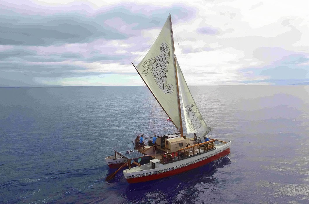 <p>Connecting the past</p>
<p><strong>with the present:</strong></p>